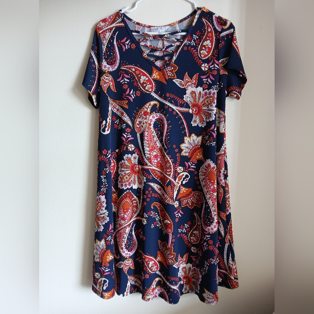 C'est La Vie Dress Size Large Paisley